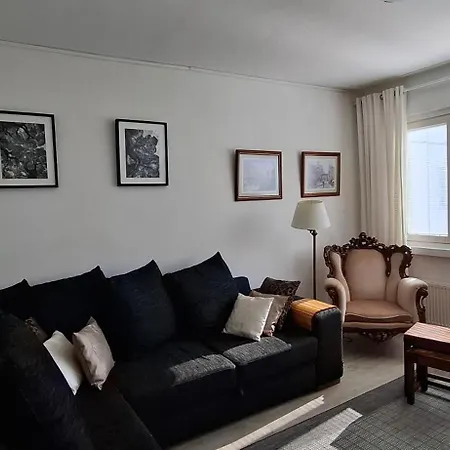 Sairaalakatu, Laemmin Saehkoeistetty Autotalli Sisaeltyy Hintaan * Kuopio