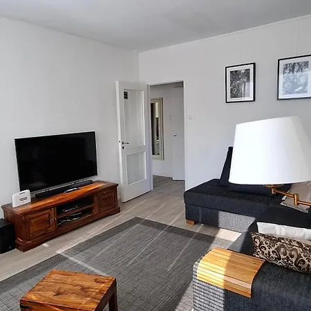 Sairaalakatu, Laemmin Saehkoeistetty Autotalli Sisaeltyy Hintaan Apartment