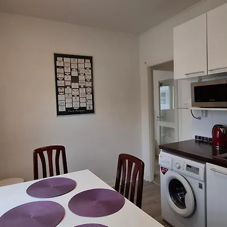 Sairaalakatu, Laemmin Saehkoeistetty Autotalli Sisaeltyy Hintaan * Kuopio