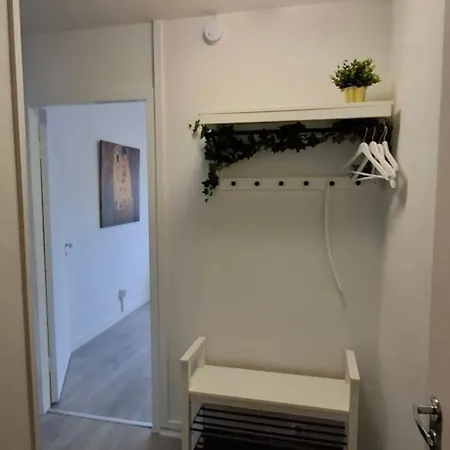 Sairaalakatu, Laemmin Saehkoeistetty Autotalli Sisaeltyy Hintaan *