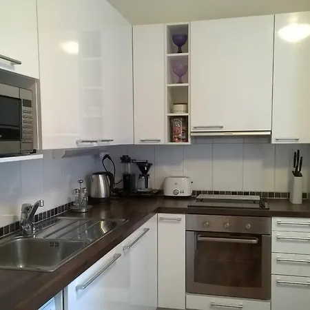 Apartment Sairaalakatu, Laemmin Saehkoeistetty Autotalli Sisaeltyy Hintaan